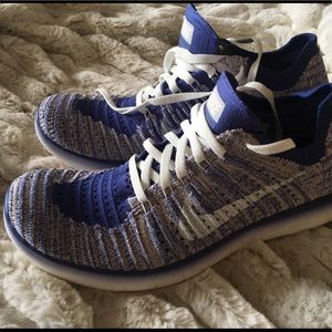 Nike RN Flyknit Workout Athletic Sneakers